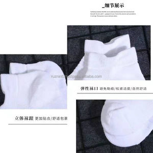 Calcetines Cálidos y Afelpados para Mujer, Calcetines Gruesos de Felpa para Dormir en Interiores, Ropa de Casa Térmica y Acogedora, Lindos Estampados y Textura Suave - Product Image 3