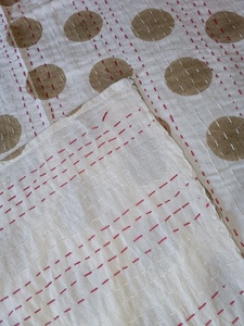 Couvre-lit imprimé floral et oiseaux, style bohème, moderne, toutes saisons, en denim patchwork, rembourrage en coton fait main, pour usage domestique - Product Image 5