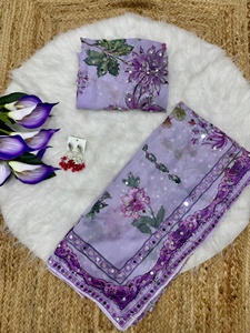 Sari de seda suave con estampado digital y bordado, y blusa original con bordado de lentejuelas y trabajo de espejo. - Product Image 6