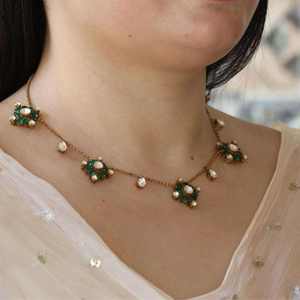 Collier pendentif en argent sterling 925 avec pierre verte émeraude Gajaah et halo de cristaux pour femmes - Product Image 1