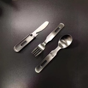 <span class=keywords><strong>Set</strong></span> di posate tre in uno da esterno: coltello, forchetta e cucchiaio, portatile per campeggio ed escursioni - Product Image 4