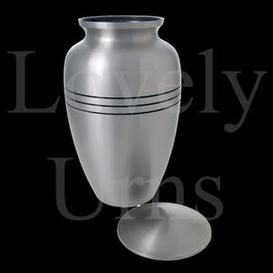 Urnas funerarias tradicionales de peltre al por mayor en 3 tamaños: adulto, mediano y para recuerdo. Recipientes para cenizas. - Product Image 3