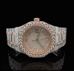 Montre en acier inoxydable de qualité supérieure, plaquée or rose, sertie de diamants Moissanite VVS, style Hip Hop Antique Premium, disponible à la vente - Product Image 1