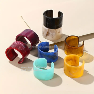 กำไลข้อมืออะคริลิคเรซิ่นแบบเรียบเครื่องประดับมือสร้างสรรค์สำหรับงานปาร์ตี้แฟชั่น - Product Image 2