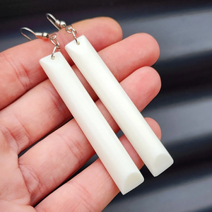 Boucles d'oreilles pendantes en os de buffle, faites à la main, uniques et durables, bijoux ethniques pour les occasions festives - Product Image 3