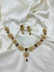Nuevo Conjunto de Collar y Pendientes con Diseño de Flor, Chapado en Oro, con Cristales y Diamantes de Imitación, Joyería de Boda, Estilo Clásico para Mujer - Product Image 3