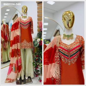 Colección de Trajes Sharara-Suit-Dupatta de Diseño Elegante en Crepé Francés con Bordado de Lentejuelas y Adornos de Lujo, Proveedor Indio - Product Image 2