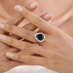 Bijoux faits à la main pour femmes, luxueux, en or blanc massif 18 carats, 8,42 ct. Bague en grappe de saphirs bleus et diamants en forme de poire, bijoux de mariée audacieux en gros - Product Image 2