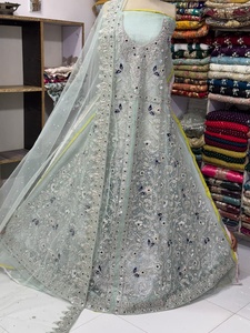 Vestido de novia largo hasta el suelo con bordado rosa de Fashionista International, estilo Lehenga Choli con dupatta de red, para mujeres, estilo India Pakistán. - Product Image 5