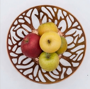 Grand panier à fruits en métal plaqué cuivre de forme unique, idéal pour la cuisine, pour ranger les fruits et les légumes - Product Image 4