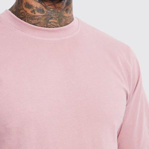 Camiseta de cuello redondo acanalado con impresión de logotipo personalizado, corte estándar para hombre, camiseta personalizada para hombre, corte regular, 100% algodón. - Product Image 5
