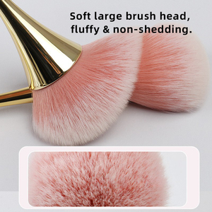 Brocha de Maquillaje Grande Tipo Abanico, con Cerdas Suaves de Fibra Sintética, Mango en Forma de Reloj de Arena, para Polvo Facial, Rubor e Iluminador - Product Image 6