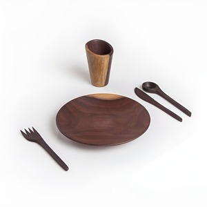 Assiette en bois élégante avec fourchette et verre pour servir les aliments, aspect naturel, design durable, idéale pour les célébrations et la décoration - Product Image 3