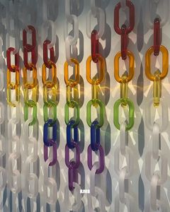 Maillons de chaîne en résine personnalisables en très grande taille et options transparentes ou multicolores, style tendance pour cadeaux, décoration murale - Product Image 3