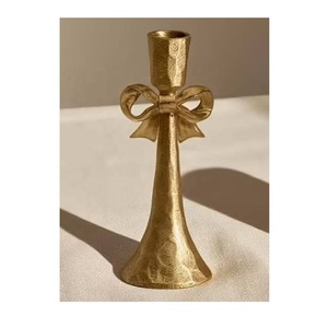 Portavelas Decorativo con Diseño de Hojas Metálicas y Copa de Vidrio, Ideal para Decoración de Mesa de Comedor, Portavelas para Velas de Té en Hogares u Oficinas - Product Image 4