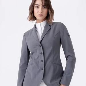 Chaqueta de Equitación para Mujer con Paneles Elásticos de Algodón, Elegante y Funcional en Colores de Competición, Azul Marino y Gris - Product Image 6