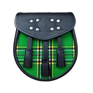 Uniforme de fanfare Sporran semi-formel noir éco-responsable pour hommes avec fermeture à broche, en matériau personnalisé - Product Image 4