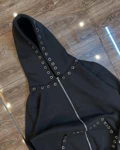 Sweat à capuche noir sur mesure, zippé, épais, coupe oversize, style streetwear, avec œillets métalliques, fermeture éclair intégrale, style punk - Product Image 6