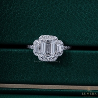 Anillo de Compromiso con Halo de Diamantes Cultivados en Laboratorio con Corte Esmeralda, Oro Blanco de 14K/18K, Tres Piedras Pavé, Certificado IGI, Anillo Fino de Lujo Lumera