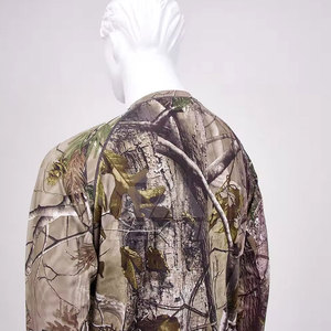 Experimente la máxima comodidad con camisetas de alto rendimiento para hombre, diseñadas para el gimnasio, la carrera y el estilo de vida activo diario. - Product Image 5