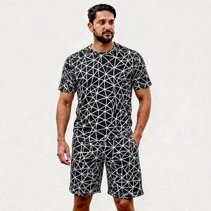 Conjunto de camiseta y pantalones cortos con estampado geométrico para hombre, de poliéster tejido de secado rápido, estilo deportivo para verano. - Product Image 1