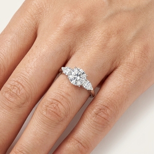 Bague en platine Pt950 avec trois diamants ronds, bague de fiançailles classique pour femme, diamant créé en laboratoire certifié IGI - Product Image 4