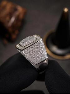 แหวนเพชรทรงสี่เหลี่ยมแบบ Iced Out, แหวนผู้ชายสไตล์ฮิปฮอปทรง Cushion Halo, แหวนนิ้วก้อยแบบสองสีประดับเพชร, ของขวัญเครื่องประดับสำหรับแร็ปเปอร์ - Product Image 4