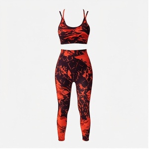 Ensemble de yoga imprimé rouge et noir 2 pièces : Crop top à fines bretelles et leggings taille haute longueur intégrale, vêtements de sport respirants - Product Image 1