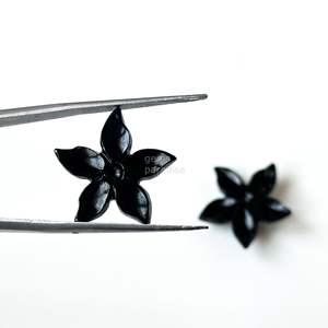 จี้รูปดอกไม้ทำจากหินออนิกซ์สีดำแกะสลักด้วยมือ ขนาด 18 มม. สำหรับทำเครื่องประดับ - Product Image 1