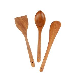 Nouvellement forme cuillère pour cuisine ensemble de 3 ustensiles pour cuisine bois naturel teck cuillère en bois et spatule pour cuisine et hotelware - Product Image 1