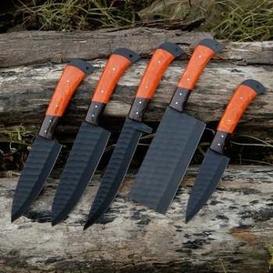 Ensemble de 5 couteaux de chef de cuisine en acier carbone Damas faits à la main, lames forgées, étui en cuir, écologique, personnalisé - Product Image 2