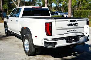 GMC Sierra 3500HD Denali Ultimate Crew Cab 4x4 Usada, Año 2024 - Product Image 4