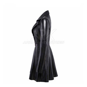 Elegante abrigo de cuero para mujer con textura suave y ajuste cómodo para colecciones de moda casual al aire libre. - Product Image 3