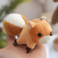 Porte-clés en peluche écureuil à grande queue mignon, jouet pour enfants, ornement pour bracelet de montre et décoration de vélo, cadeau pour sac à dos, vente en gros