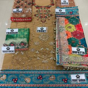 Collection de vêtements de mariage pakistanais et indiens à succès en 2021, vêtements brodés Desi, dernier modèle de costume Shalwar Kameez en soie - Product Image 2