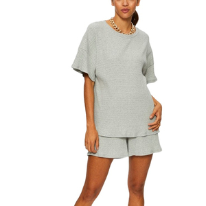 Ensemble T-shirt et short pour femme, 100 % coton, respirant, design personnalisé OEM, couleur contrastée, vente en gros, collection été 2025 - Product Image 1