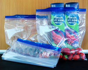 Sac alimentaire à double fermeture éclair recyclé pour un emballage alimentaire écologique offrant une fermeture fiable et une utilisation réutilisable - Product Image 5