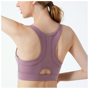 เสื้อชั้นในกีฬาแบบ Racerback สำหรับผู้หญิง คอกว้าง สีลาเวนเดอร์ ระดับการซัพพอร์ตปานกลาง ระบายอากาศได้ดี เหมาะสำหรับโยคะและออกกำลังกาย - Product Image 4