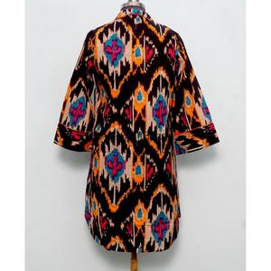 เสื้อเชิ้ตแขนกระดิ่งลายดอกไม้พิมพ์ลายบล็อก ทำมือ ผ้าฝ้าย 100% ระบายอากาศได้ดี สไตล์หวานๆ สำหรับฤดูใบไม้ร่วง ติดกระดุม ดีไซน์ลำลอง หรูหรา - Product Image 6