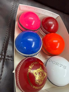 ลูกคริกเก็ตคุณภาพพรีเมียม Salstar Sport ผลิตจากหนังเกรดท็อป สามารถปรับแต่งสี ลวดลาย และโลโก้ได้ - Product Image 6