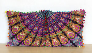 Lot de 4 housses de coussin carrées motif paon mandala multicolores pour la maison, par Indian Consigners - Product Image 3