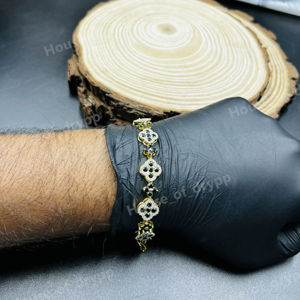 Pulsera de eslabones Silver Clover con diamantes de moissanita VVS negros, diseño floral, joyería de lujo para hombre y mujer. - Product Image 1