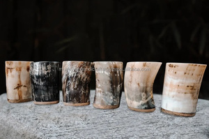 Taza de cuerno para beber de la mejor calidad 100%, hecha a mano, tamaño personalizado, taza grabada con cuerno, adecuada para usar en el agua de la cerveza casera - Product Image 3