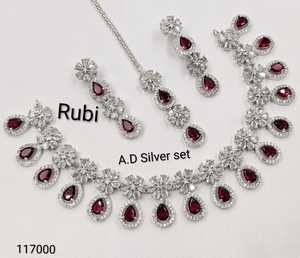 Colección Elegante, Collar de Novia para Mujer con Diseño Geométrico Chapado en Oro de Alta Calidad, con Incrustaciones de Perlas de Imitación - Product Image 1