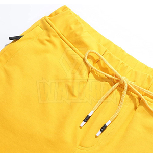 Pantalones cortos deportivos elegantes para hombre, diseñados para entrenamiento, correr y actividades casuales. - Product Image 6