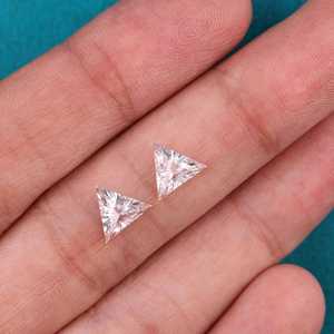 Diamant CVD de laboratoire taillé en triangle scintillant, de 1,00 à 3,00 carats, poli à la main en Inde pour la fabrication de bijoux, bagues et boucles d'oreilles - Product Image 3