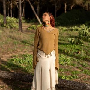 Haut en coton fait main à manches cloche, style bohème, chemisier féérique léger pour femme, idéal pour les festivals, les tenues décontractées et le quotidien - Product Image 3