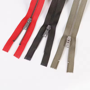 Vente en gros de 5 couleurs vives et bon marché #   Rouleau de fermetures éclair pour vêtements # 5 Fermetures éclair métalliques à dents en laiton, ruban de fermeture éclair personnalisé - Product Image 6