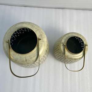 Lanterne en fer design avec finition or ivoire pour des décors de luxe, y compris les hôtels, les restaurants et les maisons haut de gamme - Product Image 2