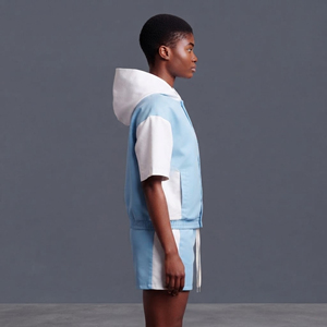 Ensemble 2 pièces pour femme en nylon 100% haute qualité, logo imprimé sur mesure, couleur contrastée, veste ample à manches longues et short pour femme. - Product Image 2